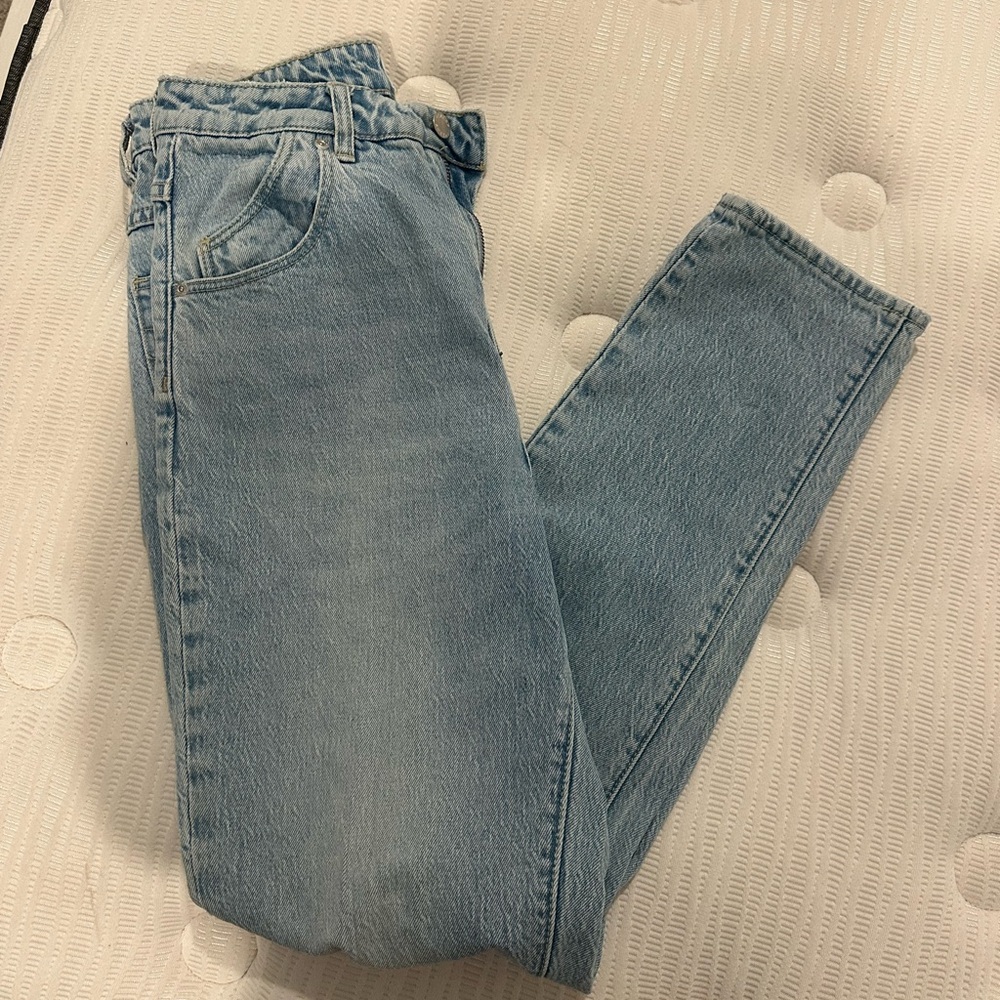 Rollas high rise blue jean distressed, skinny/slim jean. Size 29 - Picture 3 of 5
